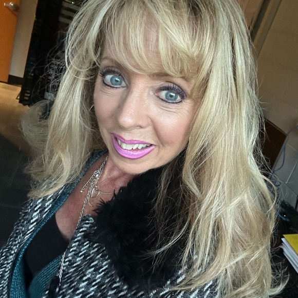 Meet your Posher, Susan - Picture 7 of 7